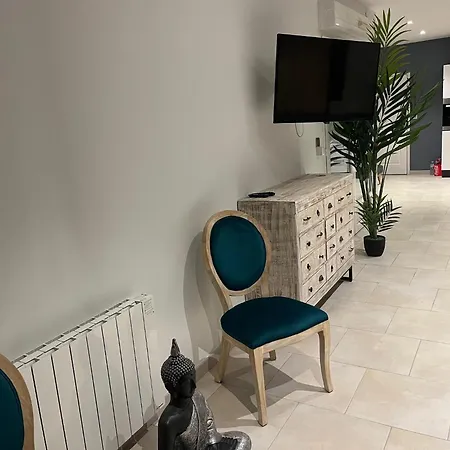 Du Pre Robert Apartment *